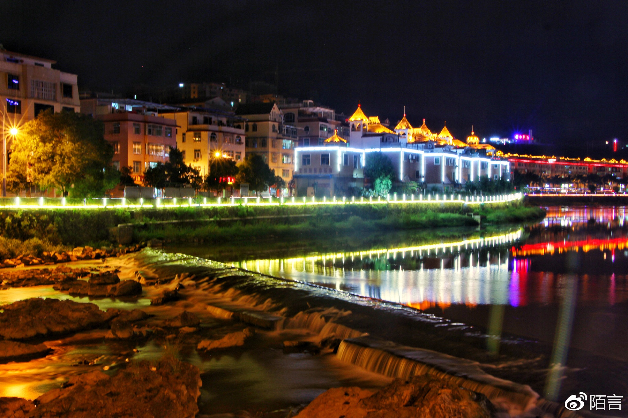 南门如意桥在探秘古堡之前,我们一行人先游览了大田的夜景.