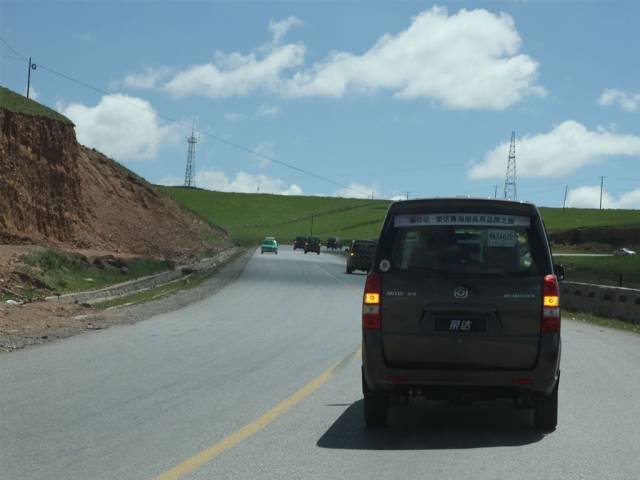 为什么面包车没有黑色的？今天总算明白了