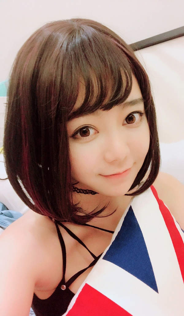 主播刘飞儿晒短发美照网友疯狂开车小姐姐真漂亮