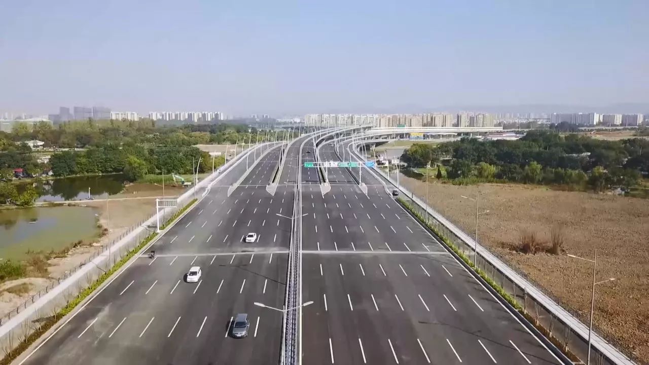 所有南京人,有了这条路,以后每天早上可以多睡10分钟!