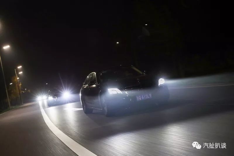 在北京最美的时节，开最智能的豪华座驾是什么感觉？