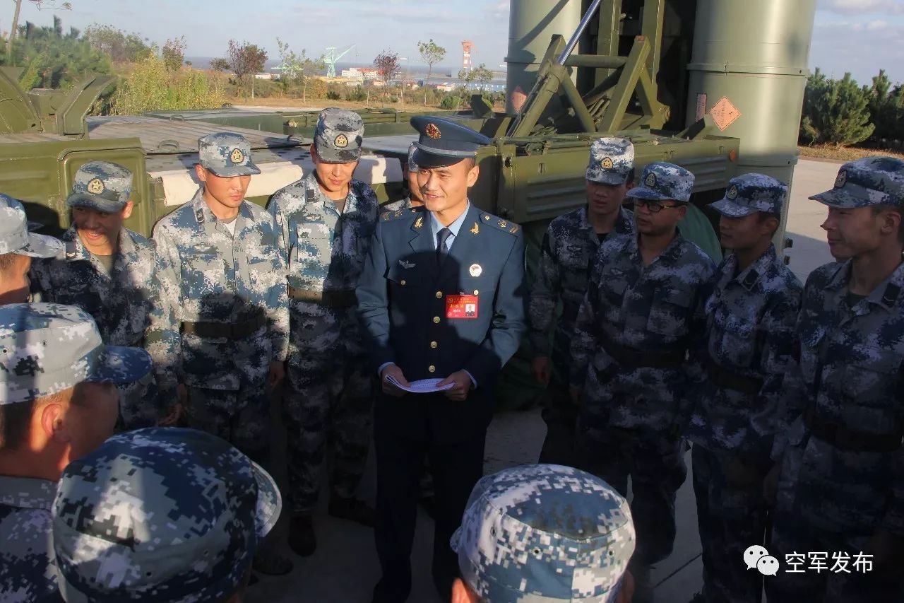 奋飞新时代!空军部队迅速兴起学习贯彻十九大精神热潮