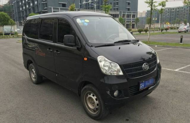 为什么面包车没有黑色的？今天总算明白了