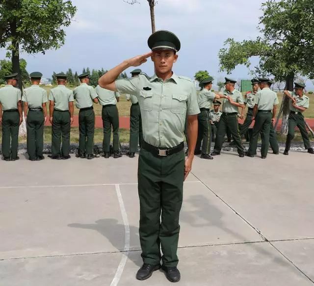 分享| 海警新兵入伍满月,快来感受一下军旅版"变形记"!
