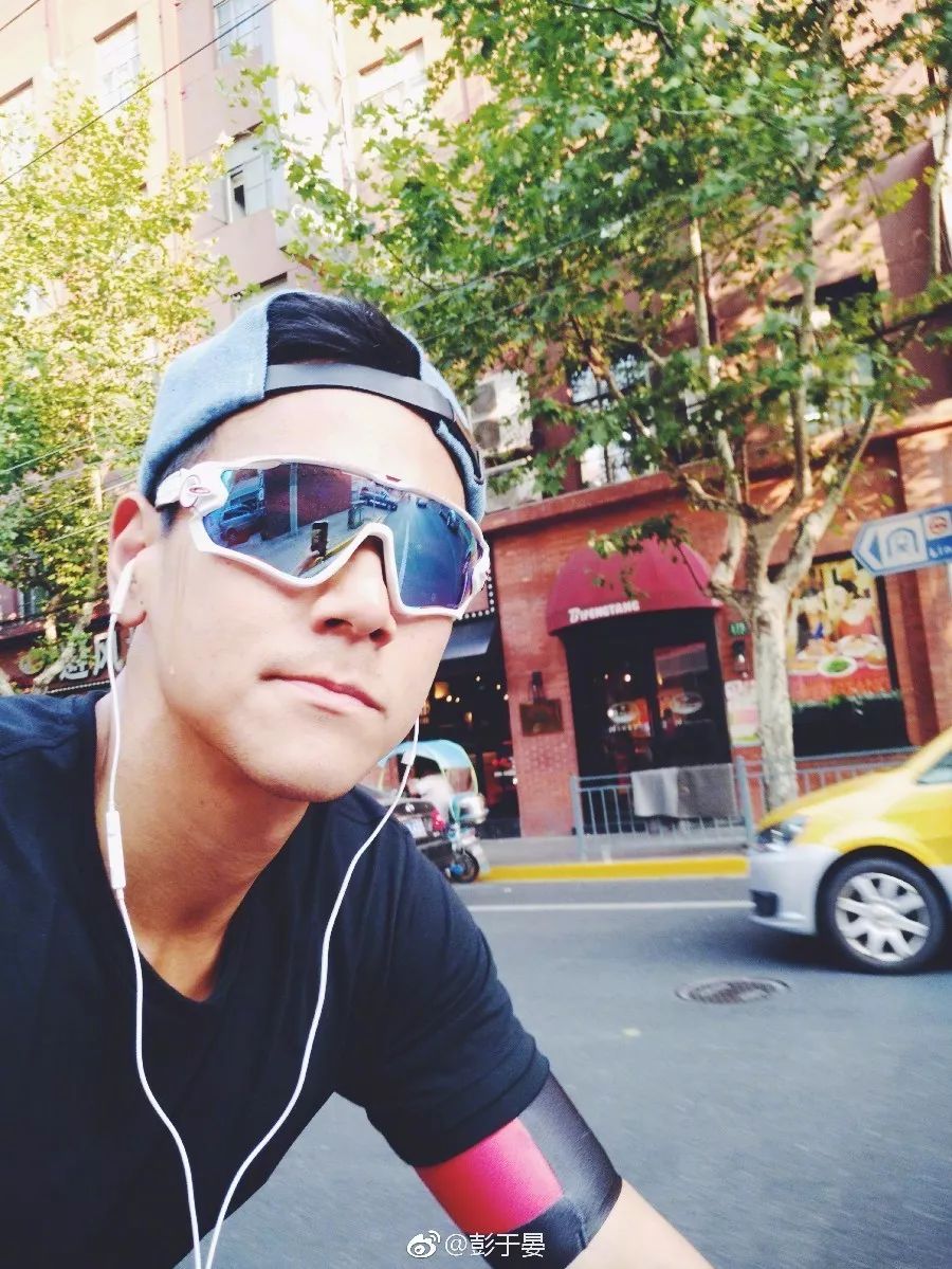 警惕朋友圈第一重婚犯彭于晏最近忙着跑步偶遇网友