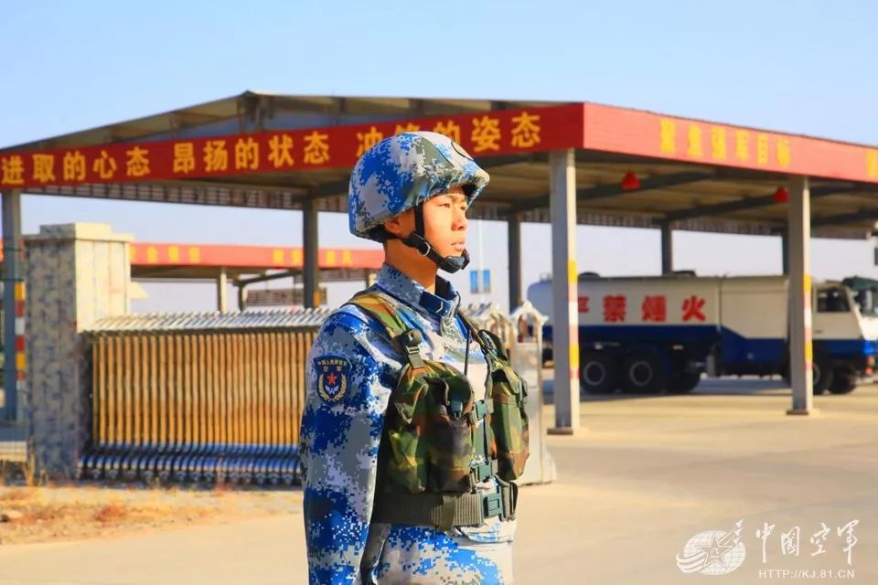 空军警卫战士的真情告白不曾乘风飞翔却一样钟情于蓝天