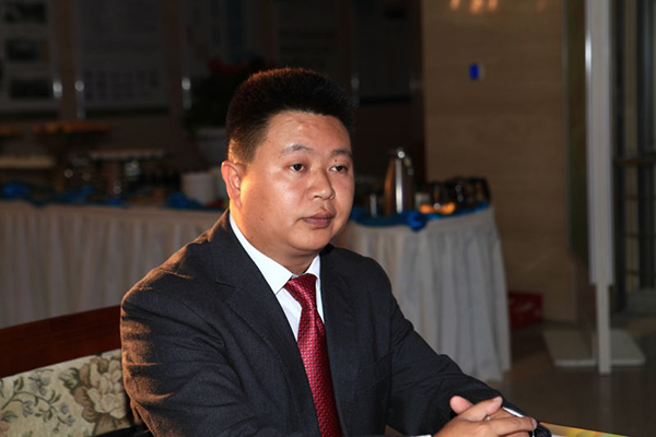 石阡县委常委,县政府常务副县长徐再高.