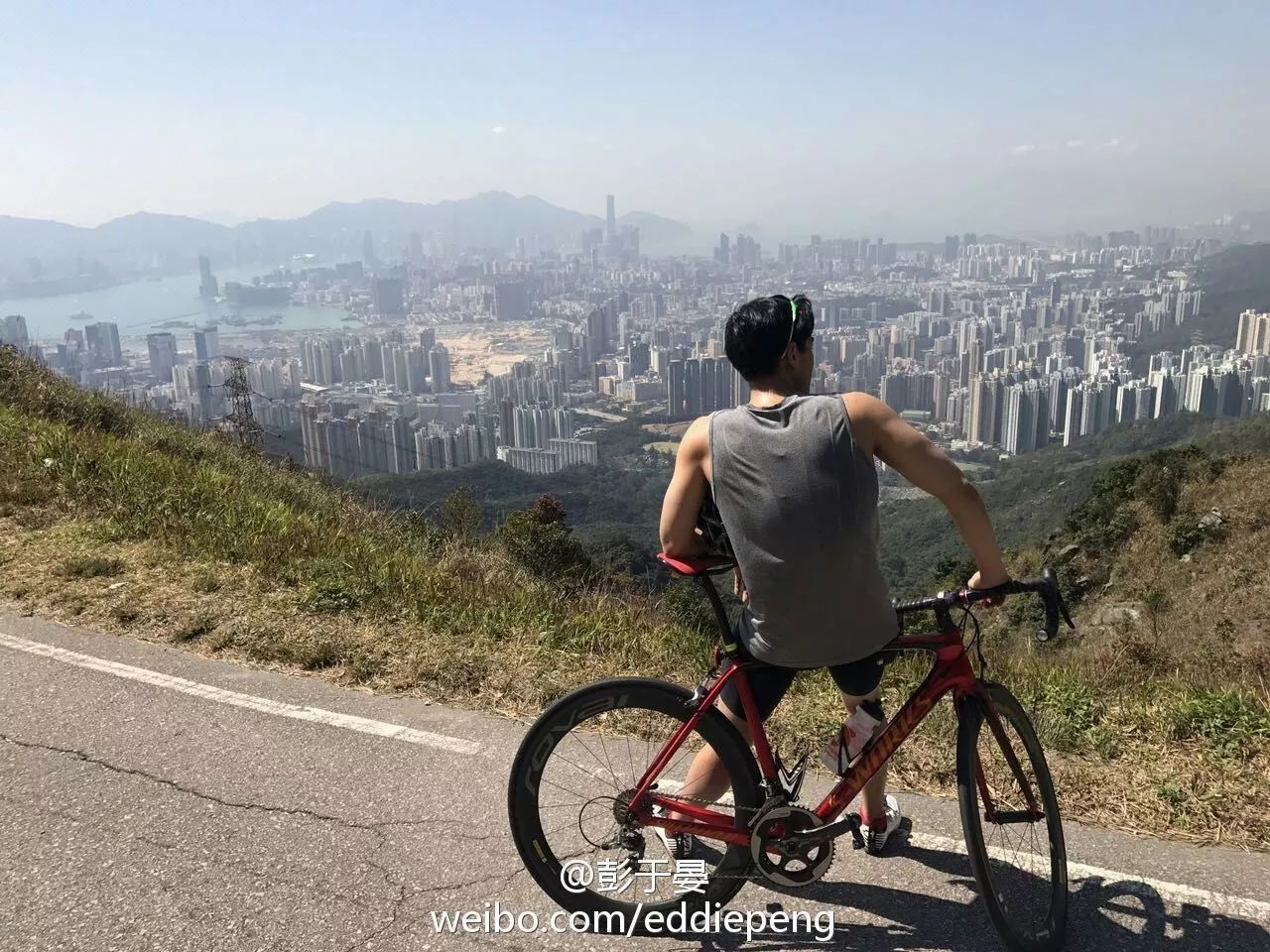 警惕朋友圈第一重婚犯彭于晏最近忙着跑步偶遇网友