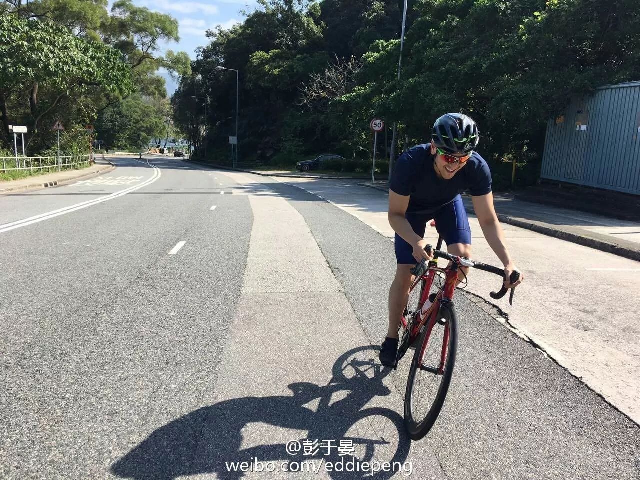 警惕朋友圈第一重婚犯彭于晏最近忙着跑步偶遇网友