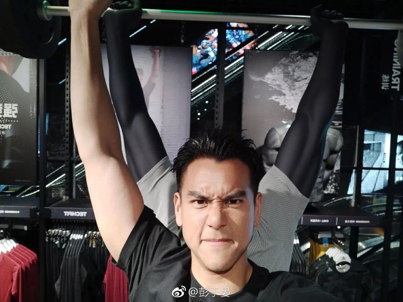 警惕朋友圈第一重婚犯彭于晏最近忙着跑步偶遇网友