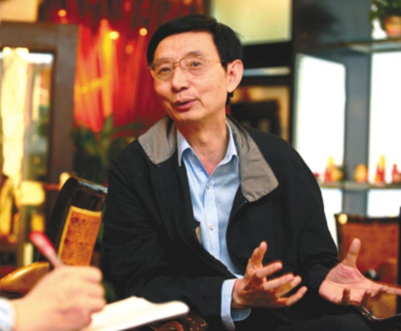 速递 | 40多岁创业,第一位退休的"车一代"尹明善为何将市值百亿的公司