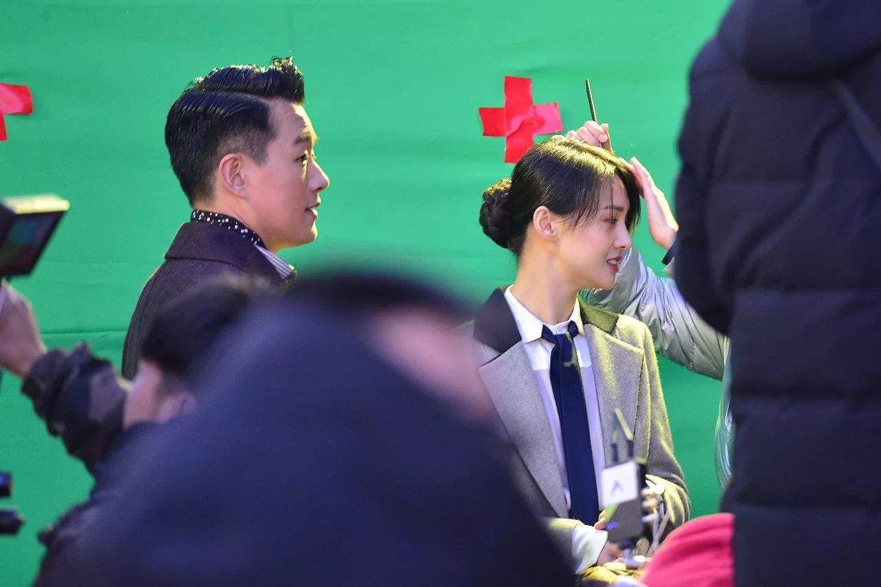 郑爽佟大为在哈尔滨索菲亚啃地瓜,今天你偶遇了吗?(多图)