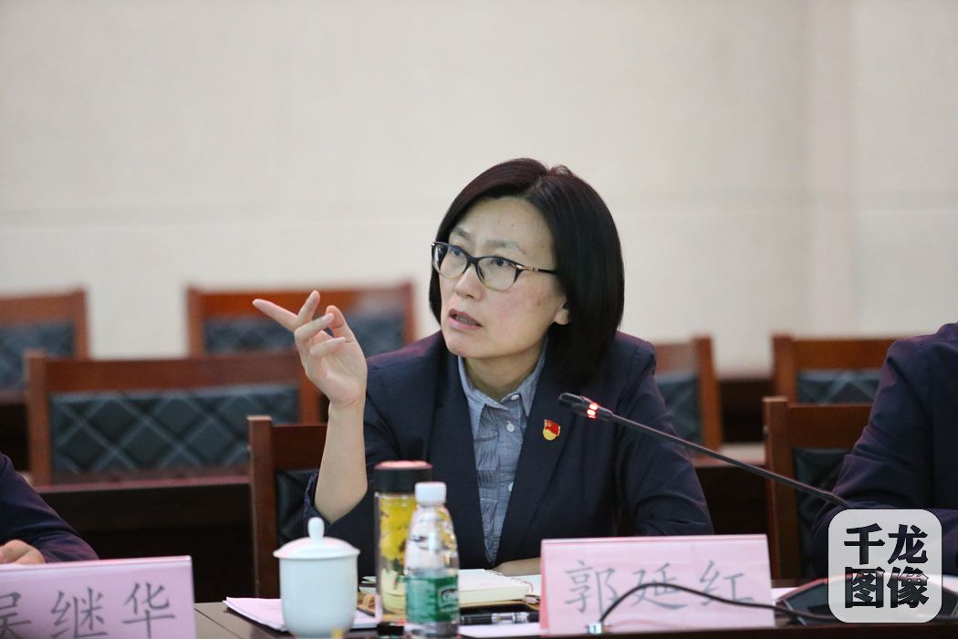 十九大代表郭延红鼓励北京新机场建设者们不忘初心打造样本工程