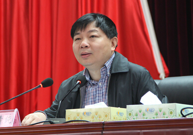 "励志"贪官落马记:高中毕业前没穿过内裤 立自己为"君主"