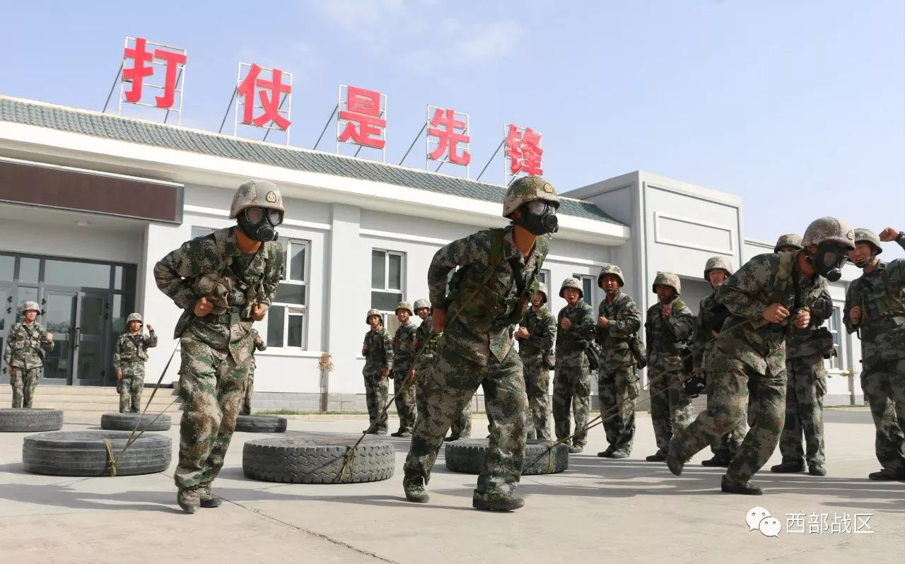 新疆军区某红军团常态化开展抗缺氧体能训练