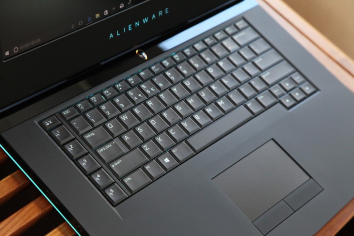打造游戏本颜值新高度 Alienware 15 R3游戏本评测