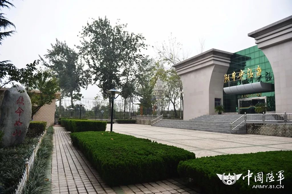 军校最美秋景巡礼第5站:陆军边海防学院