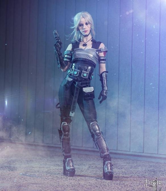 巫师3狂猎希里穿越到赛博朋克2077了化身冷艳特工