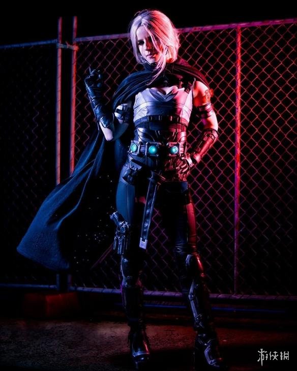 巫师3狂猎希里穿越到赛博朋克2077了化身冷艳特工