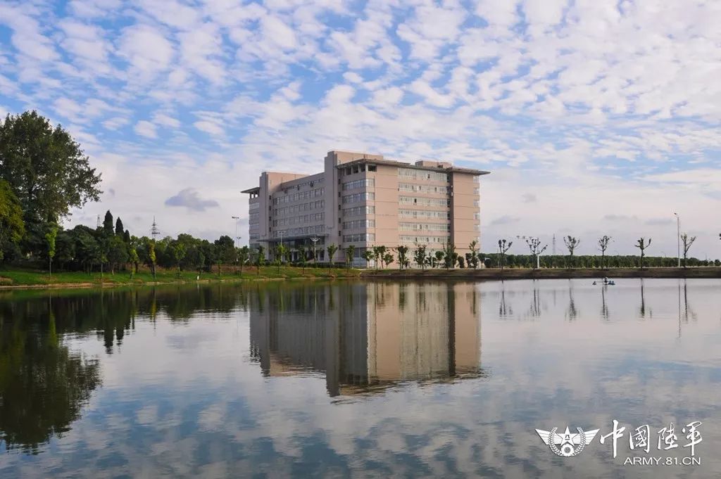 军校最美秋景巡礼第7站陆军勤务学院