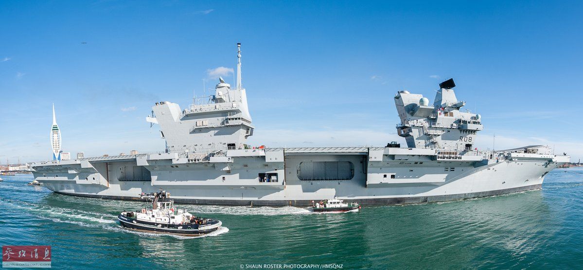 图为广角镜头拍摄的"女王"号航母侧面特写.