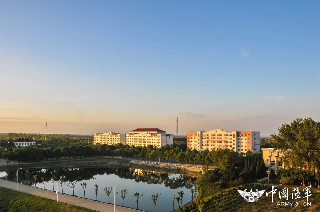 军校最美秋景巡礼第7站陆军勤务学院
