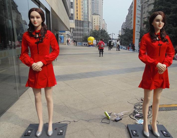 重庆现美女迎宾机器人 外形逼真与人无异