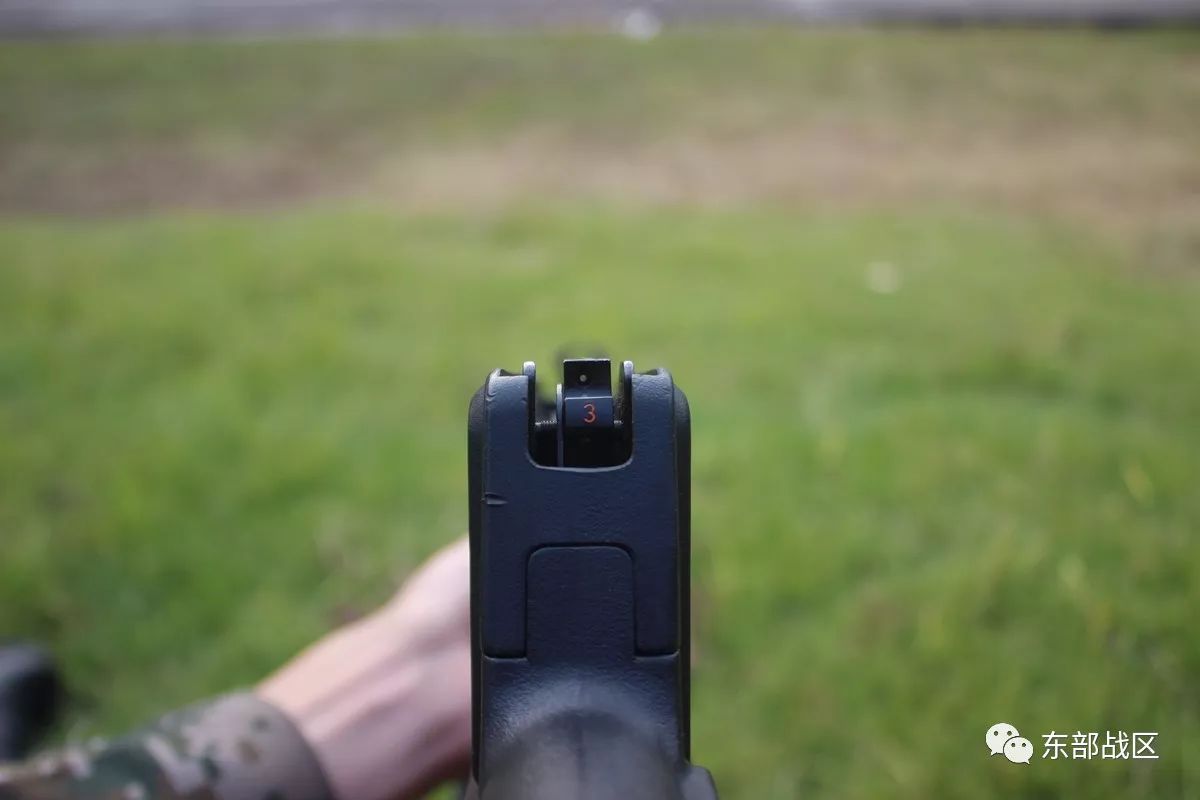 知道这几个实弹射击小窍门，说你没当过兵别人都不信_手机新浪网