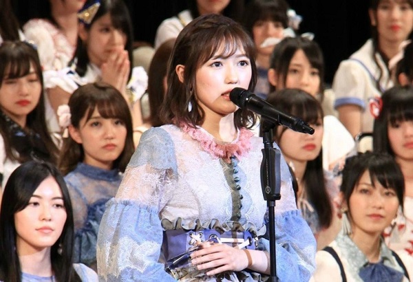 渡边麻友毕业演唱会:虚幻而完整的梦境