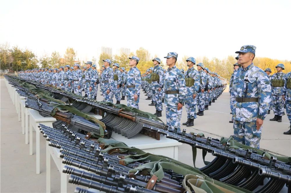 一刻才真正明白军人的意义看到这海苔哥想起了自己的新兵连葫芦岛南泉
