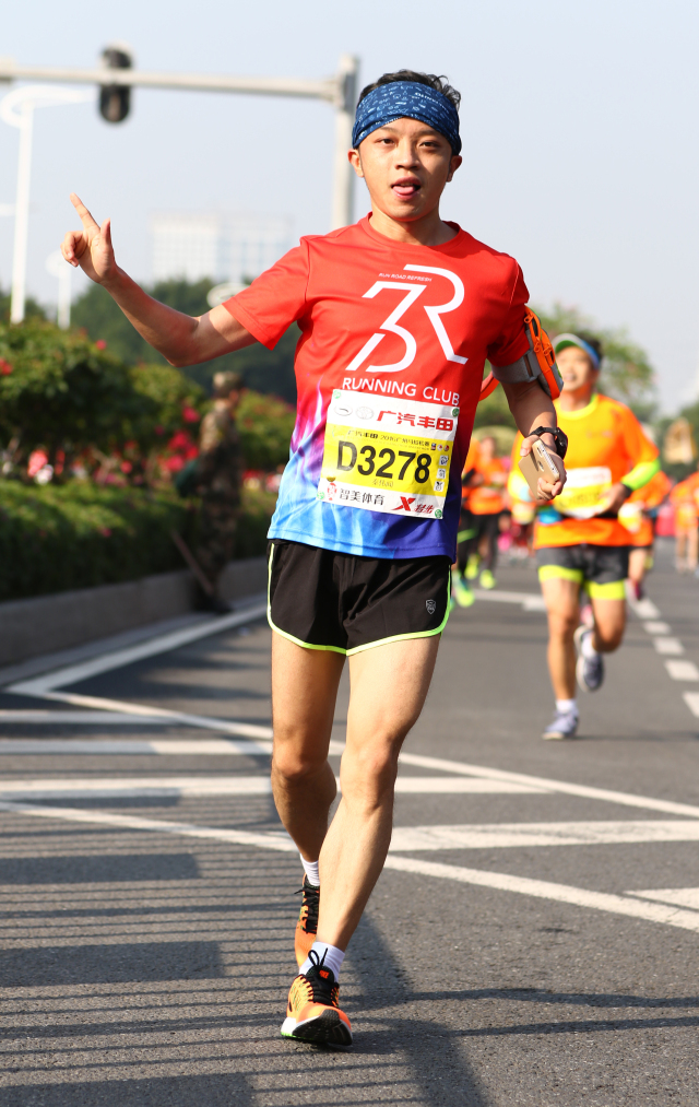 东山岛半程马拉松领跑员亮相18位俊男靓女带你领略东山岛山边海角之美