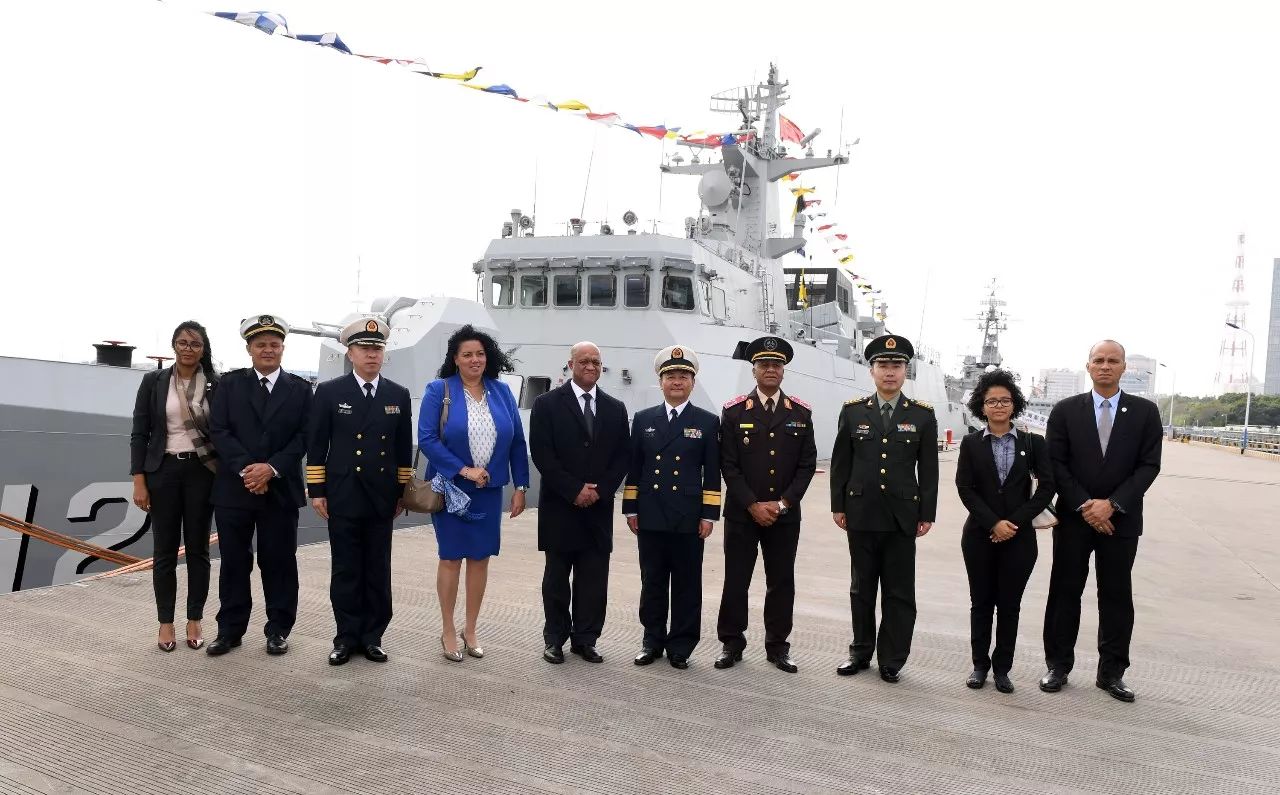 佛得角国防兼外交部长访问东海舰队某基地|佛得角|海军|塔瓦雷斯_新浪