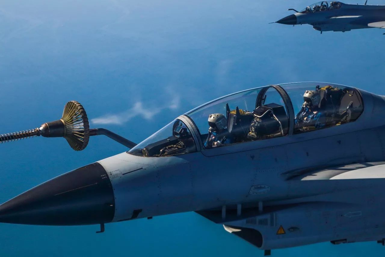 空军这68年,其实也没啥,只不过已成为一支由多兵机种组成的现代化战略