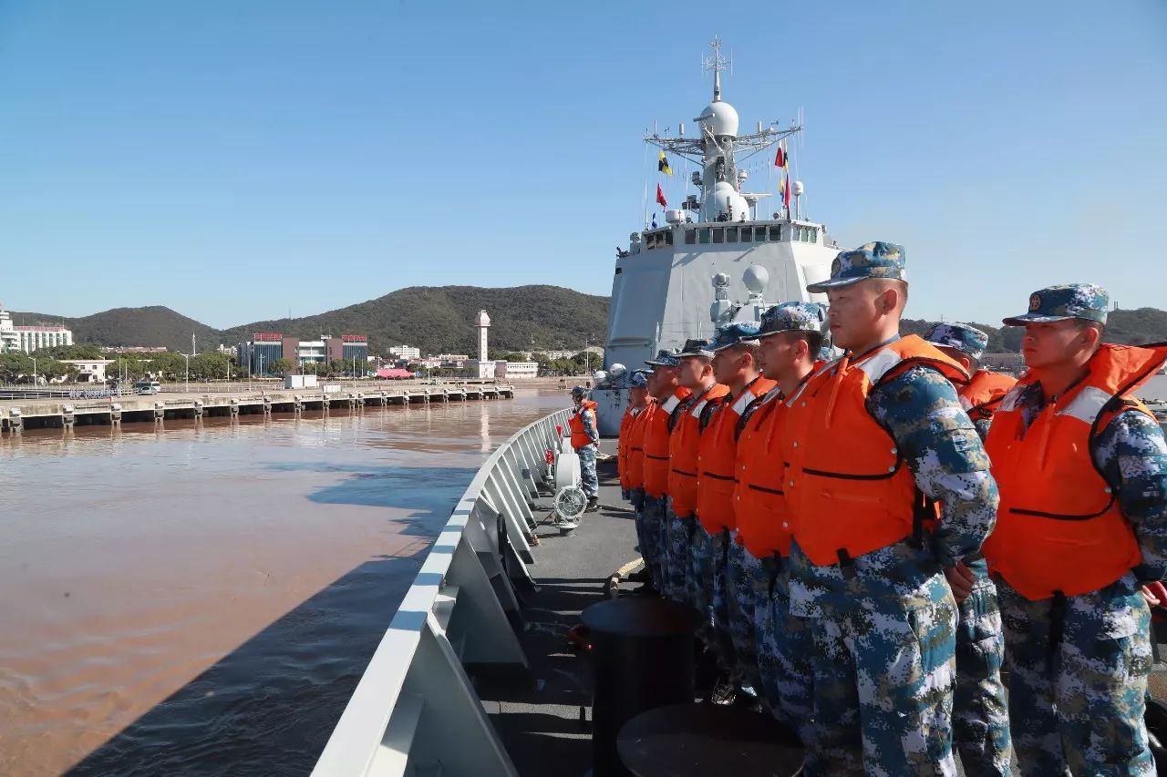 据任务指挥员,东海舰队副司令员支天龙少将介绍,郑州舰将与来自亚,欧