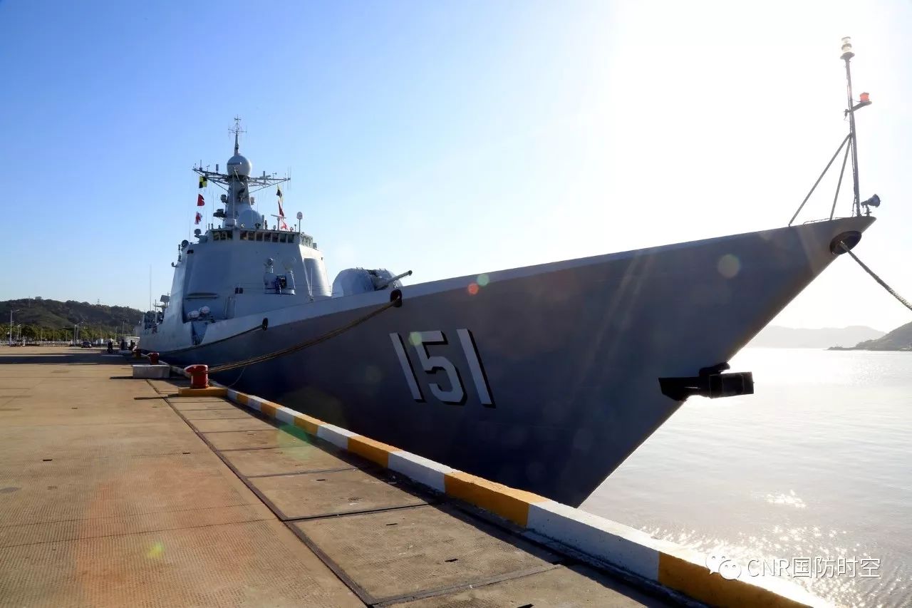 中国海军郑州舰启航赴泰国参加东盟成立50周年国际舰队检阅活动