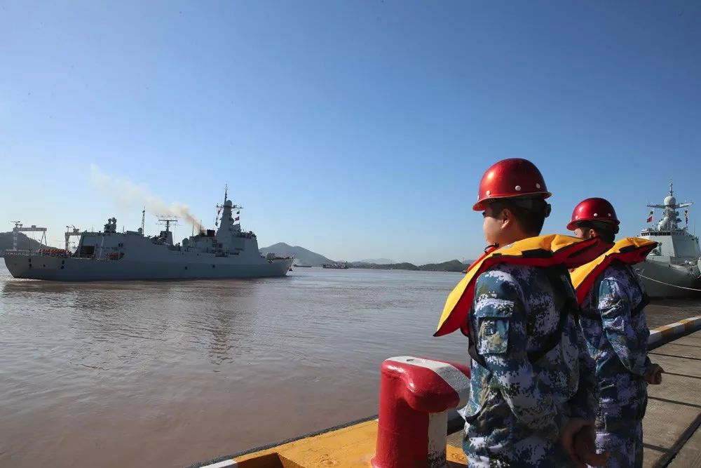 任务官兵整装待发据任务指挥员,东海舰队副司令员支天龙少将介绍