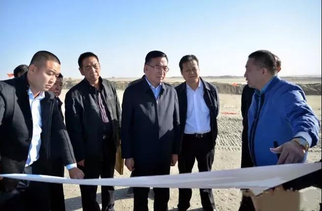 牛学兴到和田市部分企业现场办公为企业解决了这些困难