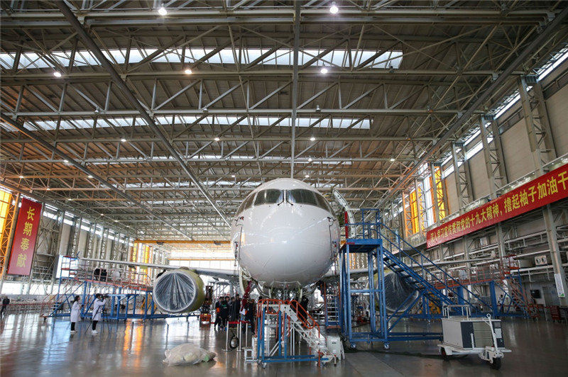 c919大型客机102架机将进入滑行试验准备阶段