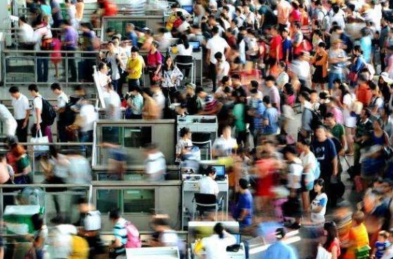 官方:去年我国流动人口2.45亿人 规模持续下降|流动人口|国家卫生计生委|人口_新浪新闻