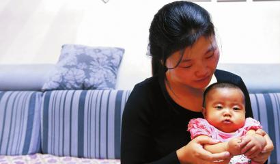 可恶的黄疸把可爱的她变成了绿眼睛糖糖_手机