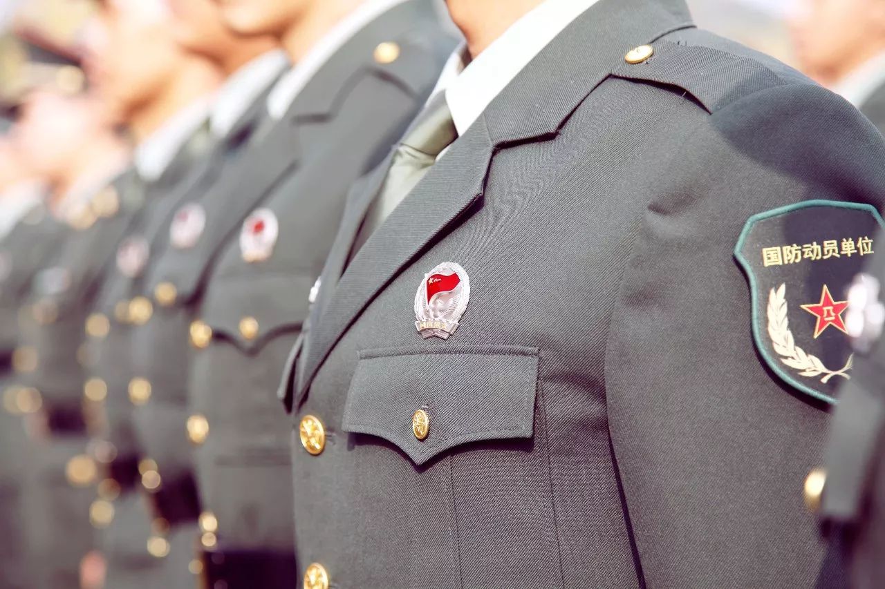 组图丨家人与我们一起见证"新兵成人礼"