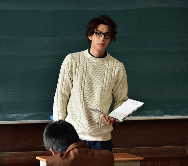 会撩的帅老师和邻座怪同学怎么选看完这部电影整个人都回到了初恋