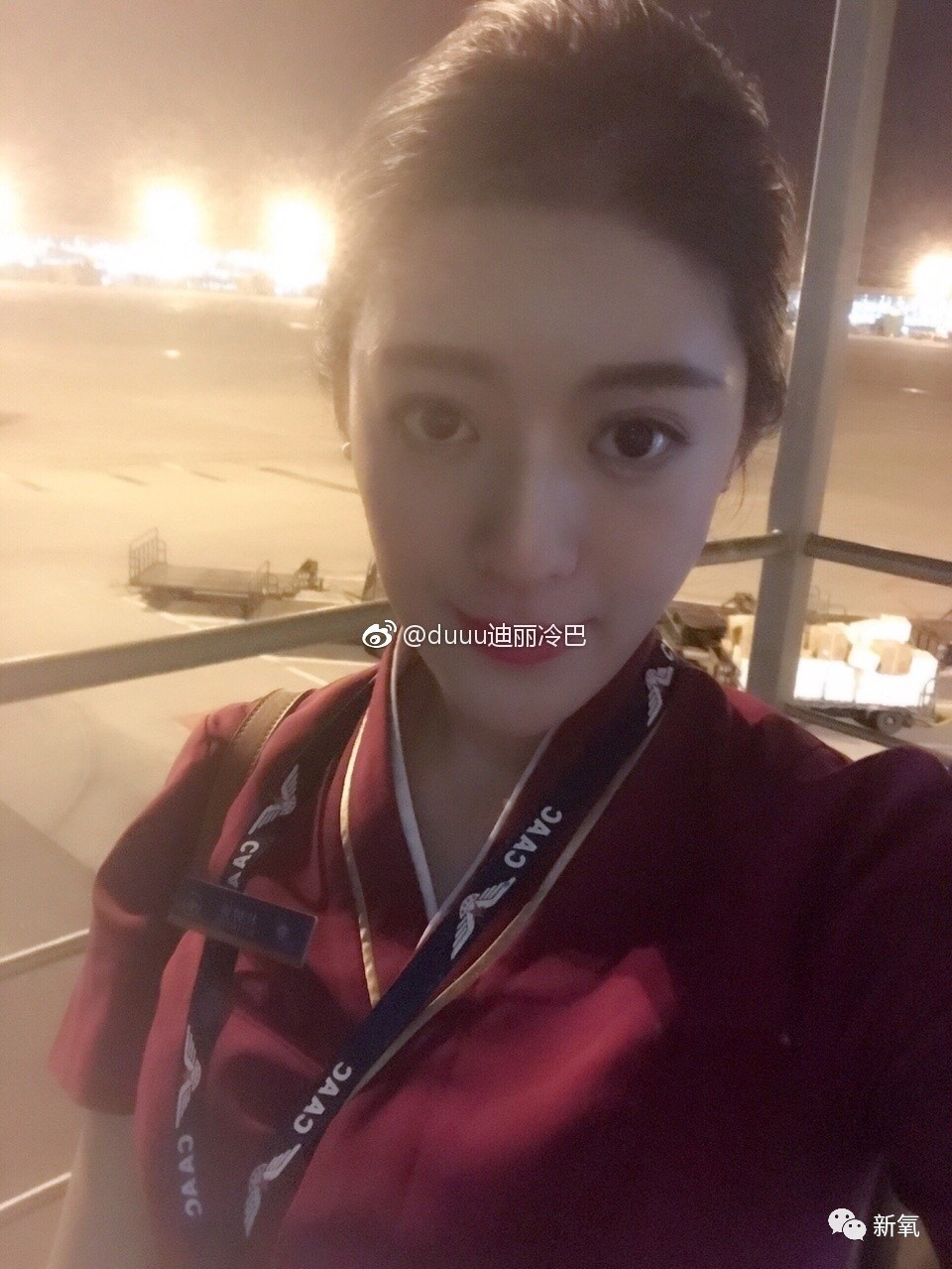 网友偶遇热巴妹妹迪丽冷巴说两人像双胞胎