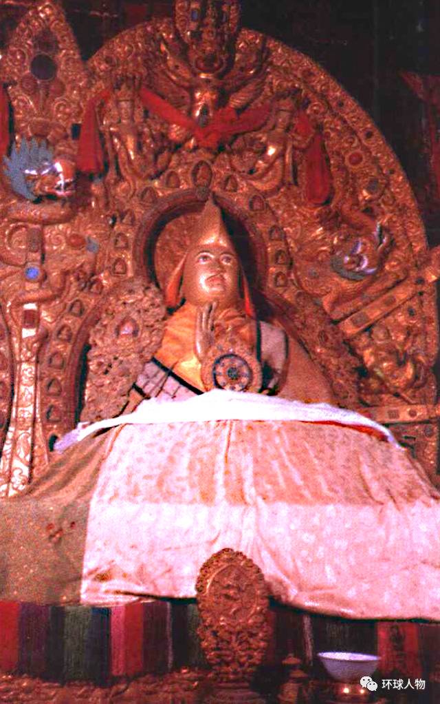 最近西藏人民忙疯了全是拜这位达赖喇嘛所赐