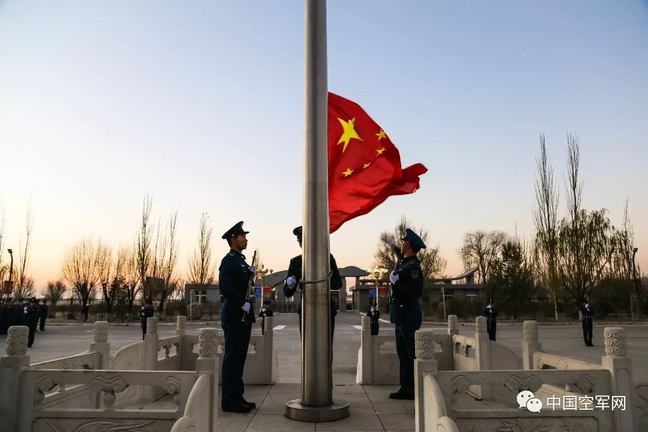 空军68周年 | 这是属于你的日子,空军官兵为你庆生!