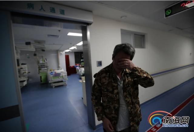 11月11日晚,房战士久久不愿离开病房,此一别竟是永远的诀别.