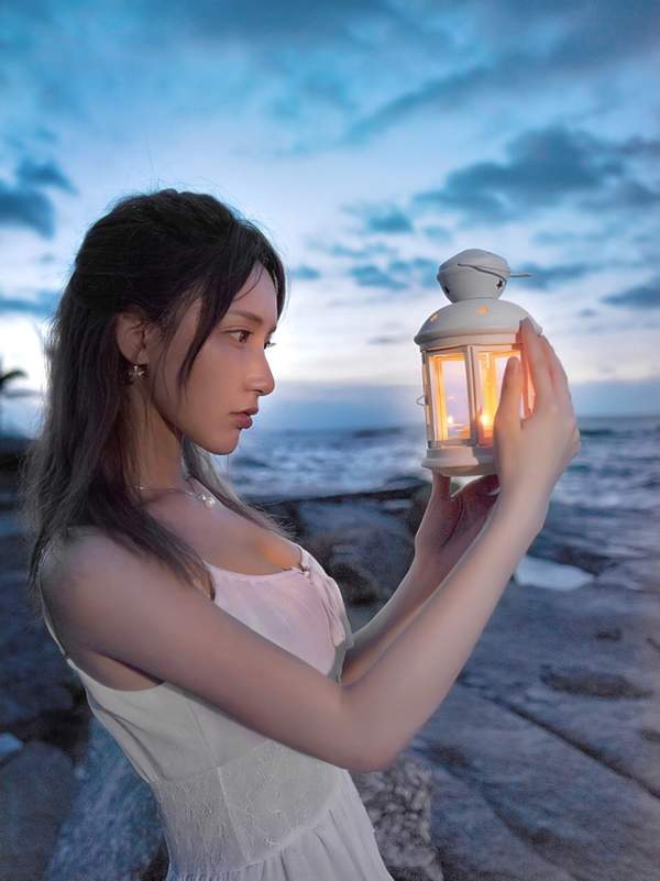 女主播魔王晒最新美照 网友:美得像从画中走出来一样