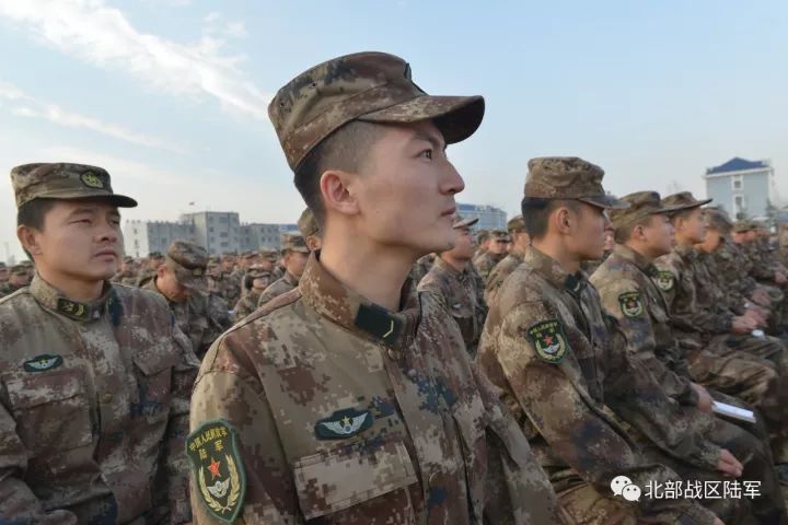 陆军学习贯彻党的十九大精神宣讲团走进北部战区陆军某旅