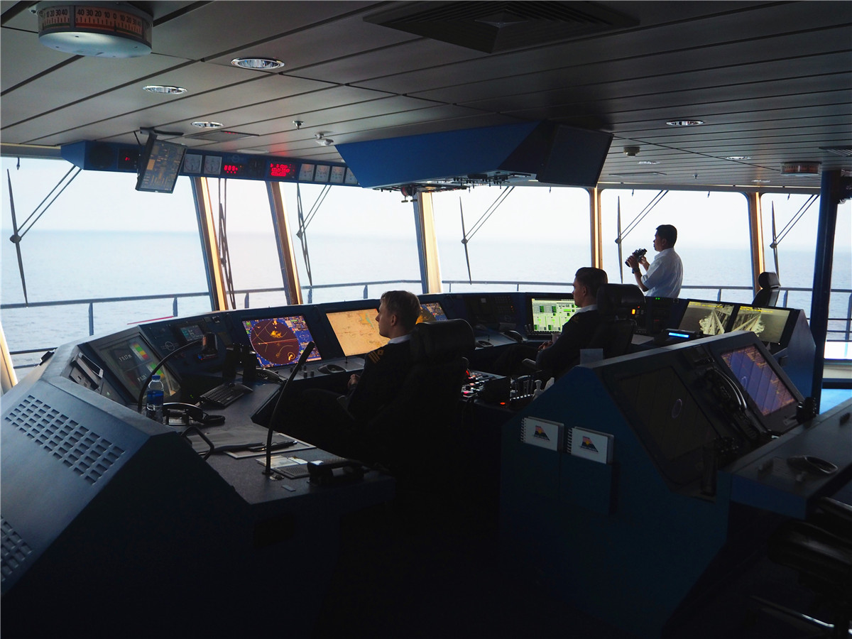 这次有幸进入船长室内部参观,着实过了一把海员瘾.