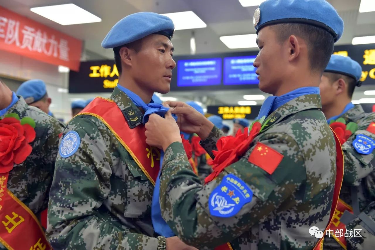 "飞虎"臂章.王越 摄